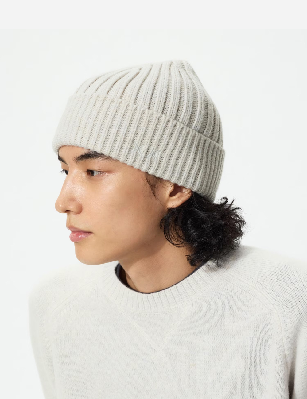 Шапка UNIQLO x KAWS Heattech "Off-white"