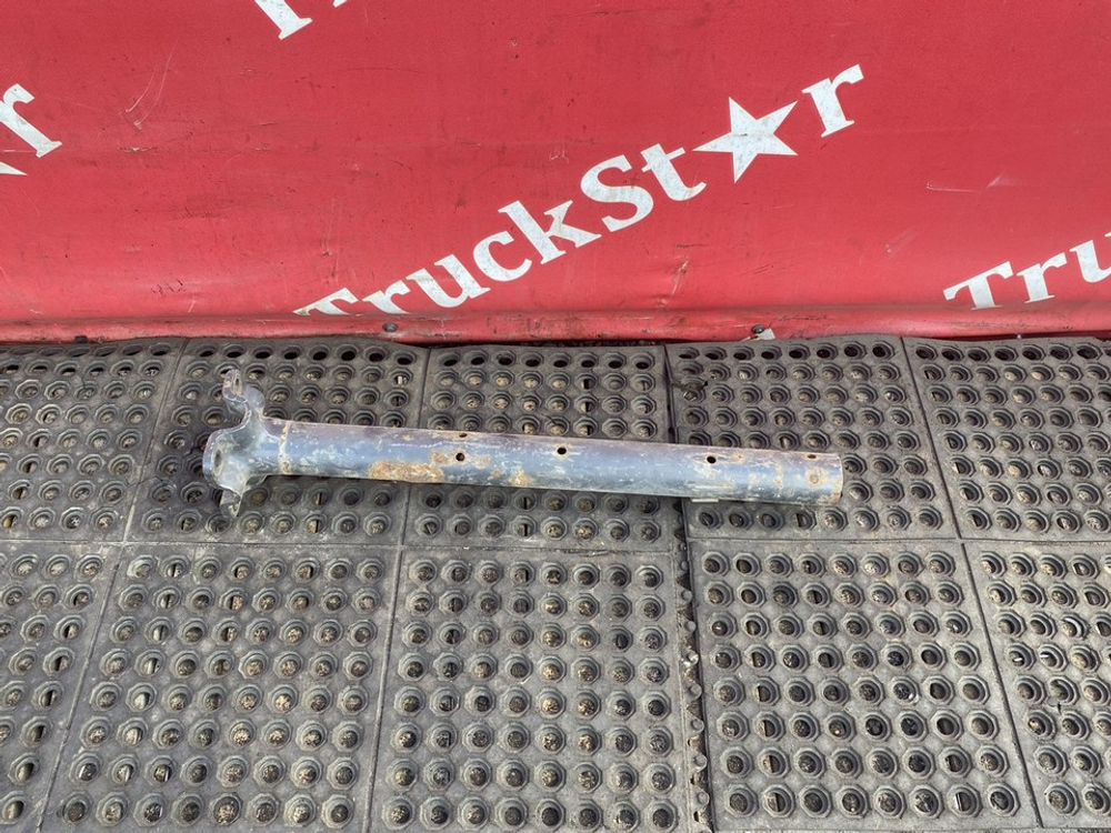 Кронштейн крыла заднего