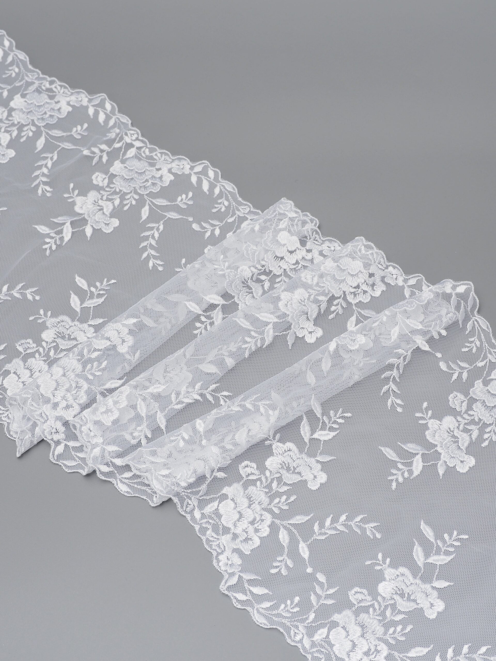 Вышивка на сетке кипельно-белая неэластичная ширина 24 см