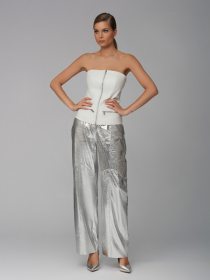 Женские кожаные брюки серебряные широкого кроя