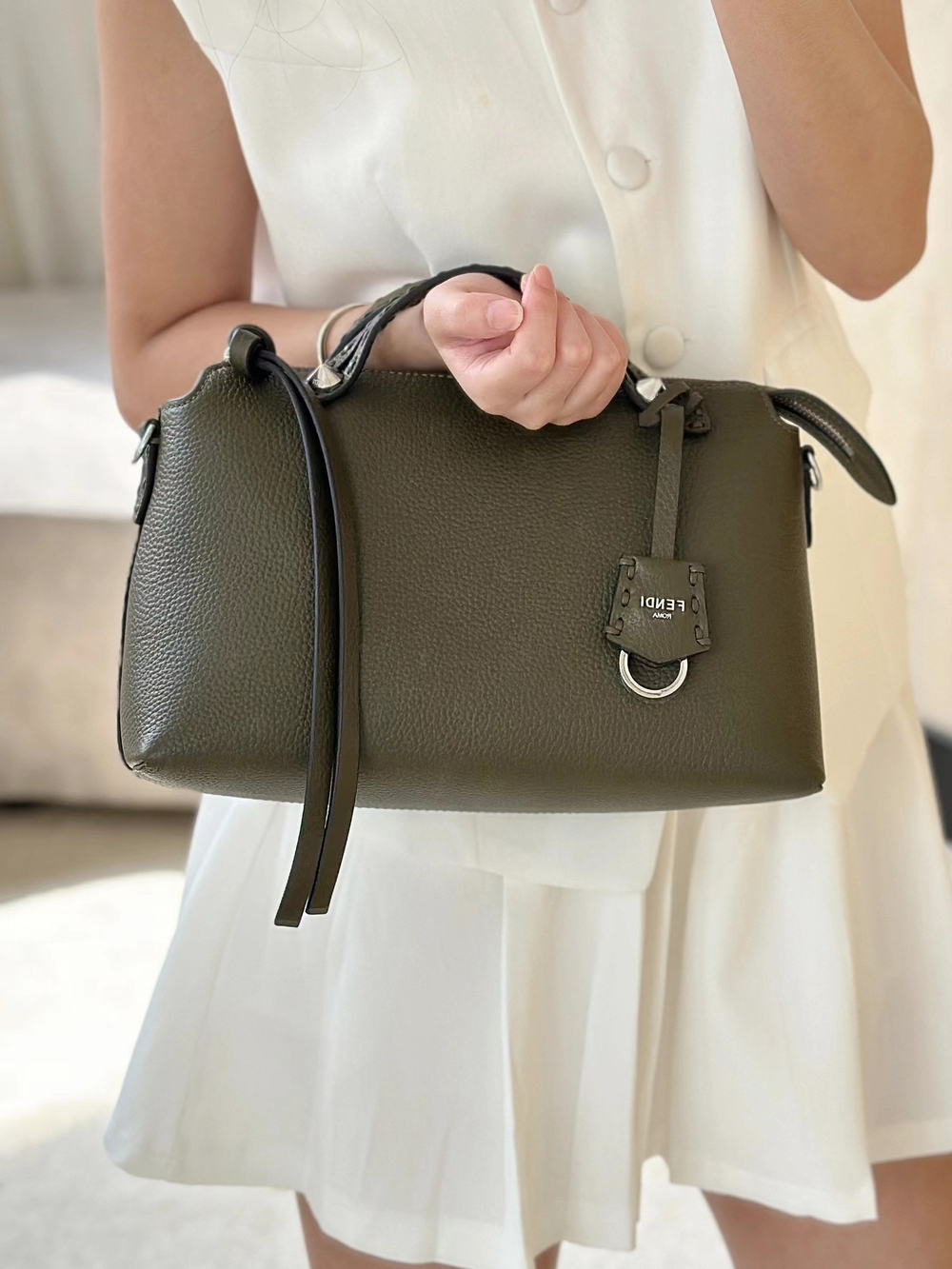 Fendi By The Way Selleria Medium 29 cm