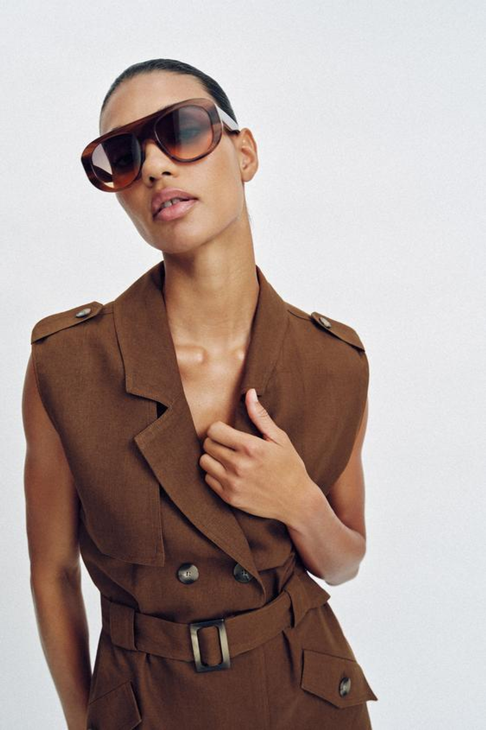 ZARA КОРОТКОЕ ПЛАТЬЕ ИЗ ЛЬНА С ПОЯСОМ, СВЕТЛО-КОРИЧНЕВЫЙ