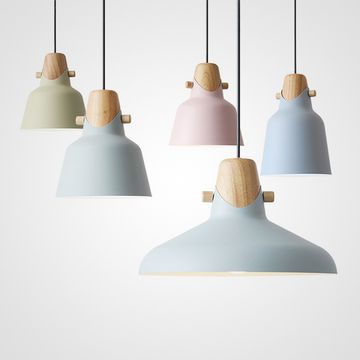 Подвесные светильники в скандинавском стиле с деревянными элементами HINGE