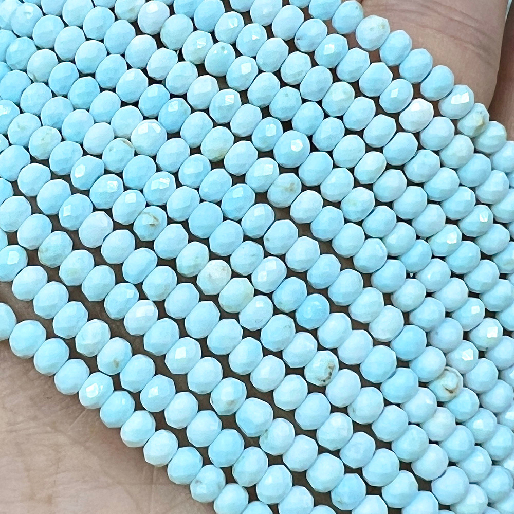 Турквенит Голубой натуральный, бусины граненые Кукуруза 4х3/6х4 мм, на нитке 38 см