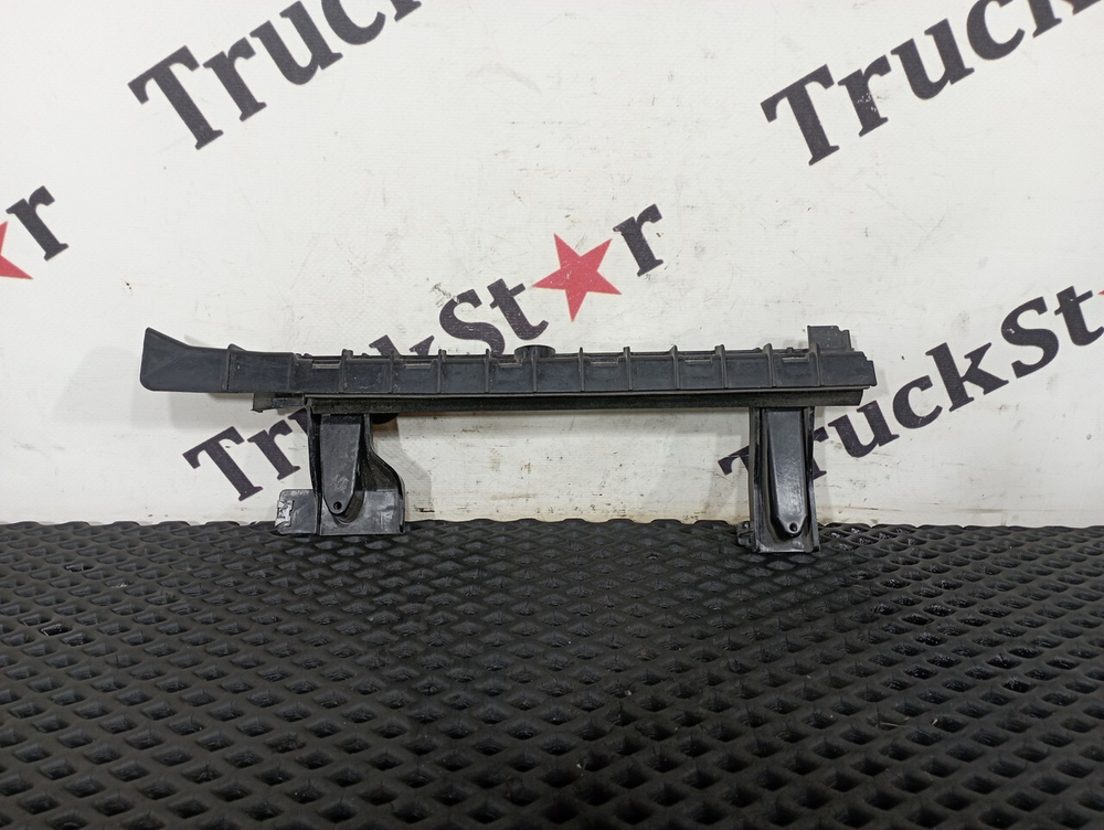 Направляющая стекла двери правой 2020г.