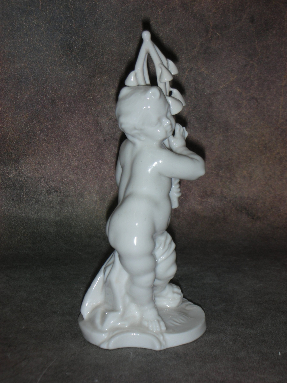Статуэтка. Фарфор. Путти с колокольцами. Nymphenburg. Германия