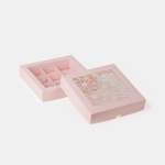 РОЗОВЫЙ Коробка для 9 конфет с окном "Ромашка"