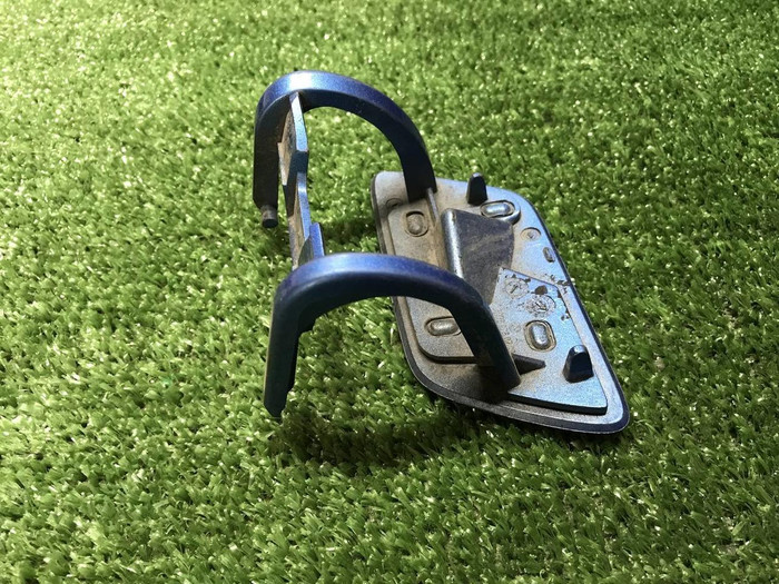 Крышка форсунки правая Mercedes A W176 (2012-2018)