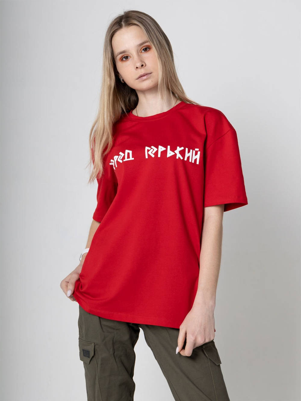 Футболка руны женская Город Горький красная