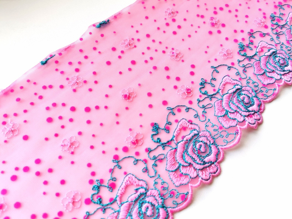 Вышивка на сетке, 16 см, ярко-розовый и бирюза, левая сторона, (Артикул: VS-1002), м