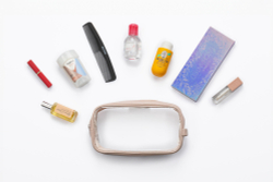 Notino Travel Collection Medium Clear Organizer - Прозрачная косметичка M Beige 24x12,5x5 cm, 1 szt.