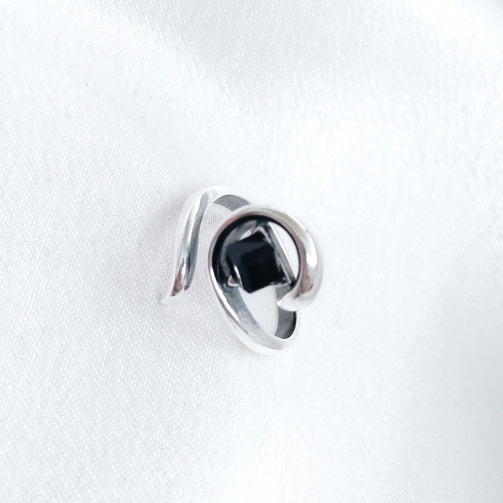 "Адамант" кольцо  из коллекции "Kaleidoscope" от  Jenavi