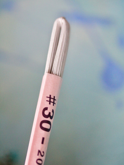 Проволока японская длинная формат U № 30 Белая, длина 72 см согнута пополам, 100 штук.