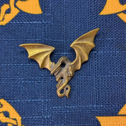 Подвеска. Атакующий дракон