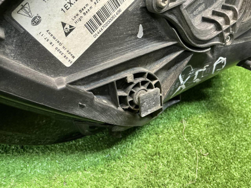 Фара правая Porsche Cayenne 3 (2017-2023) LED