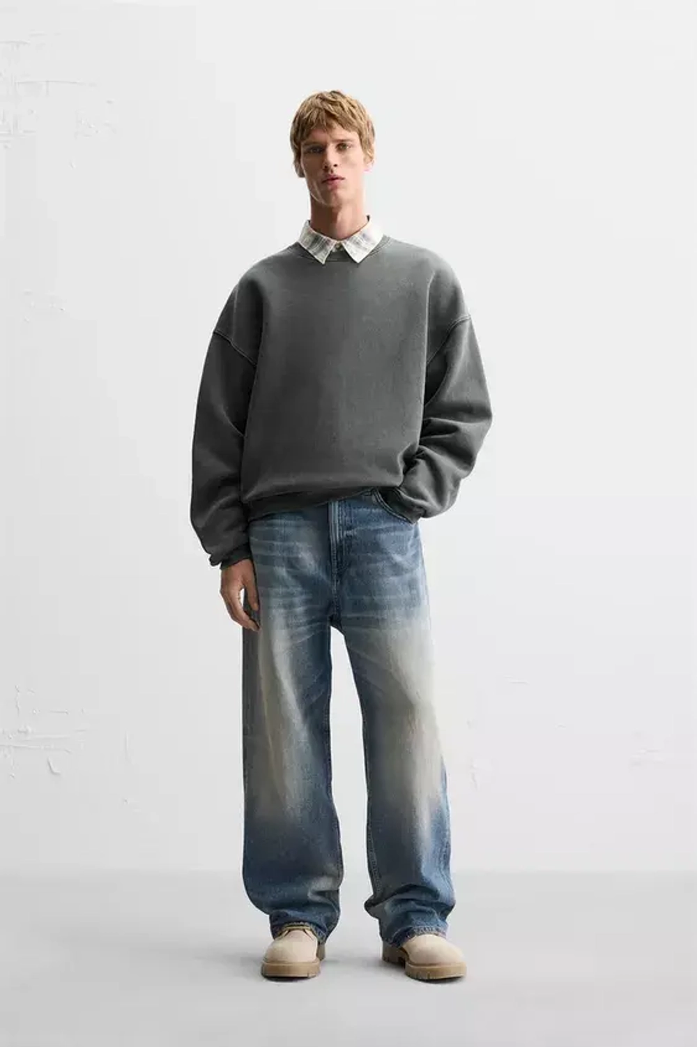 ZARA ТОЛСТОВКА С ЭФФЕКТОМ ПОТЕРТОСТИ, СЕРОВАТЫЙ