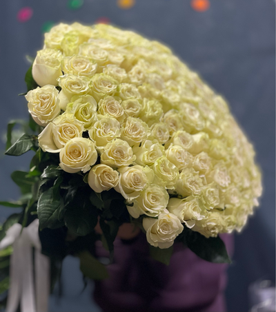 101 роза "Mondial"