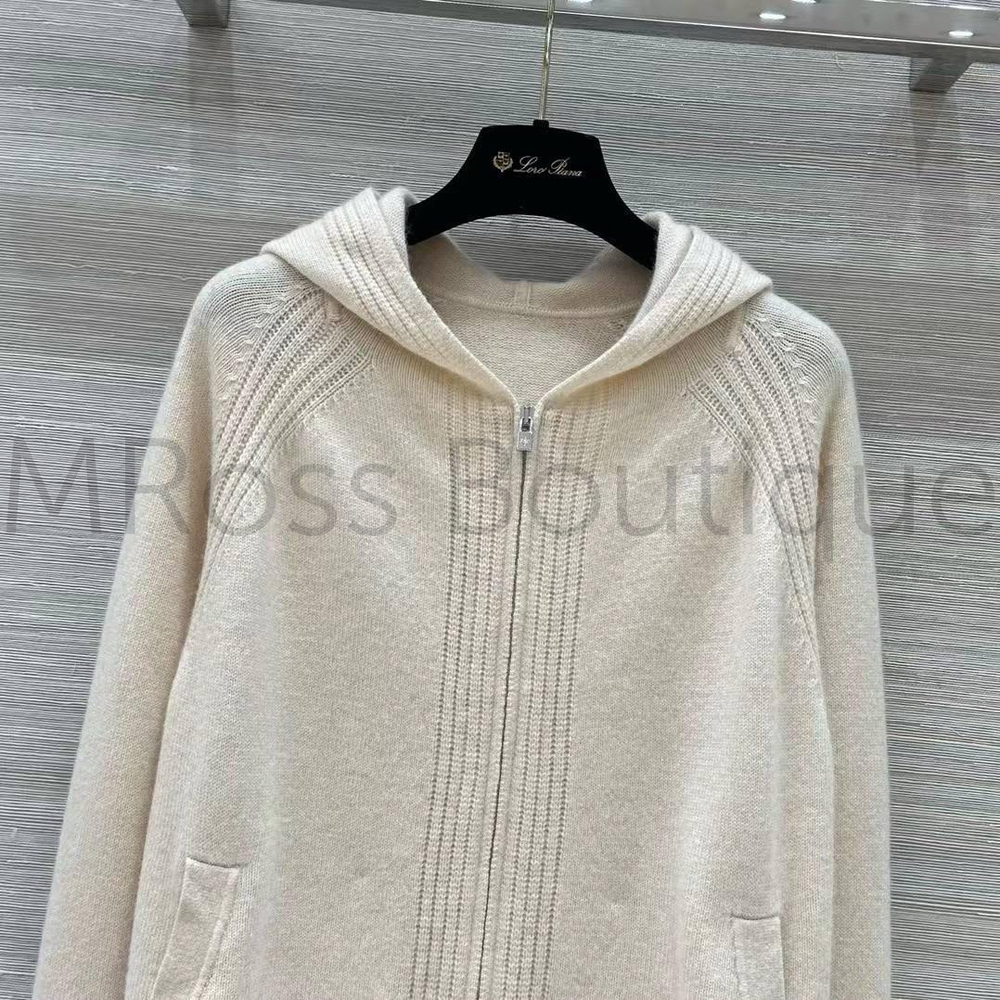 Женский костюм Loro Piana кашемировый в молочном цвете