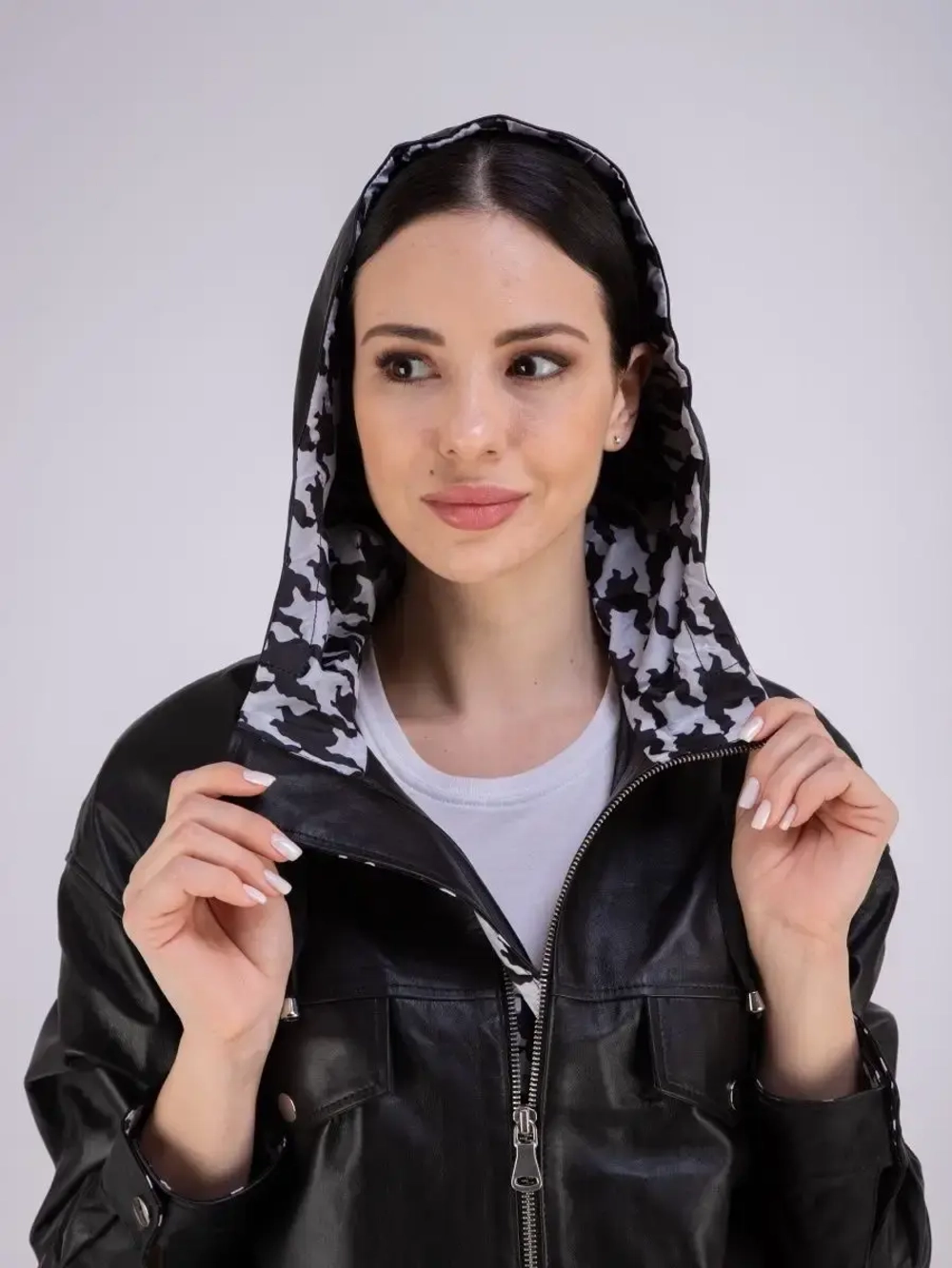 Куртка женская из натуральной кожи с капюшоном Турция