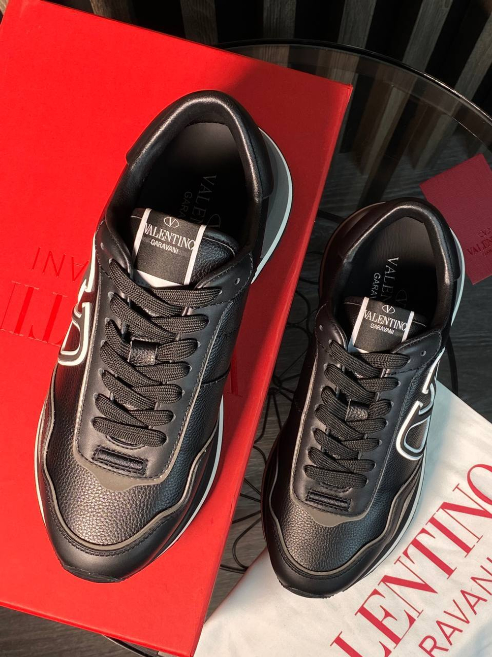 Кроссовки Valentino