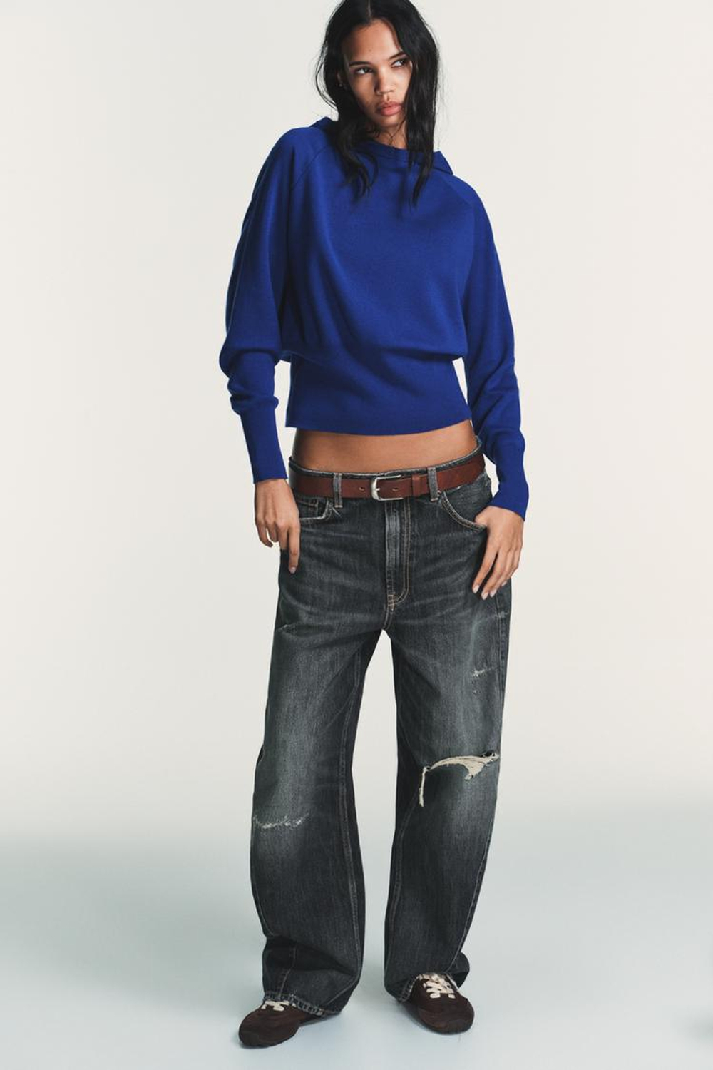 ZARA СВИТЕР С КАПЮШОНОМ, ЯРКО-СИНИЙ