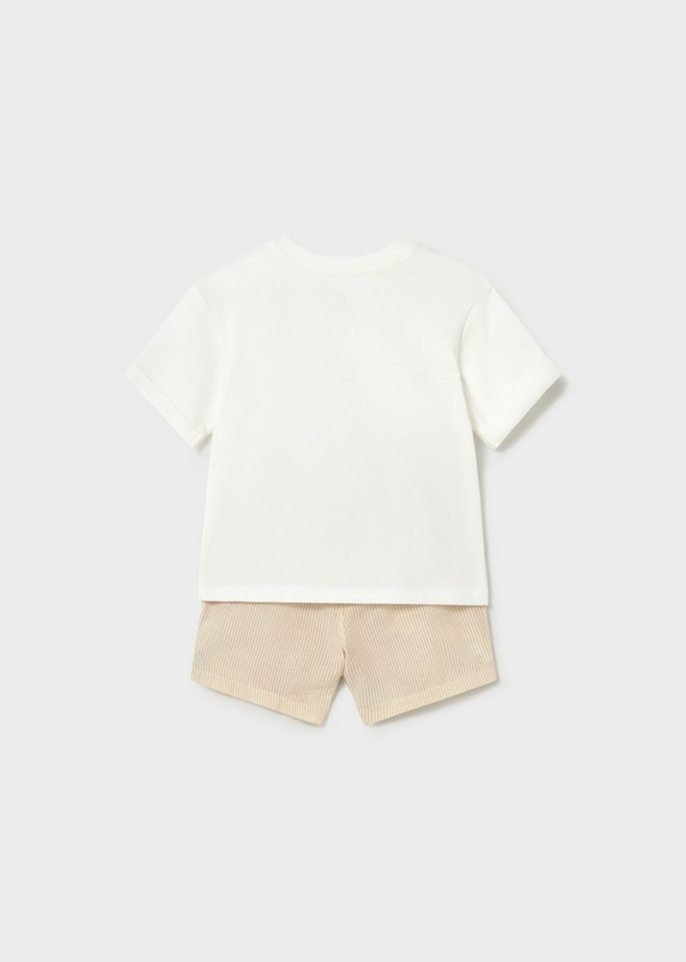 футболка с шортами