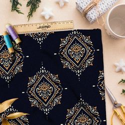 Ткань флис симметричная медно-железная роспись на чёрном фоне