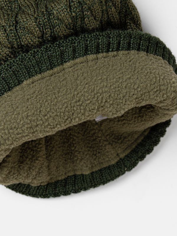 Шапка зимняя из смесовой шерсти с флисовым подкладом 