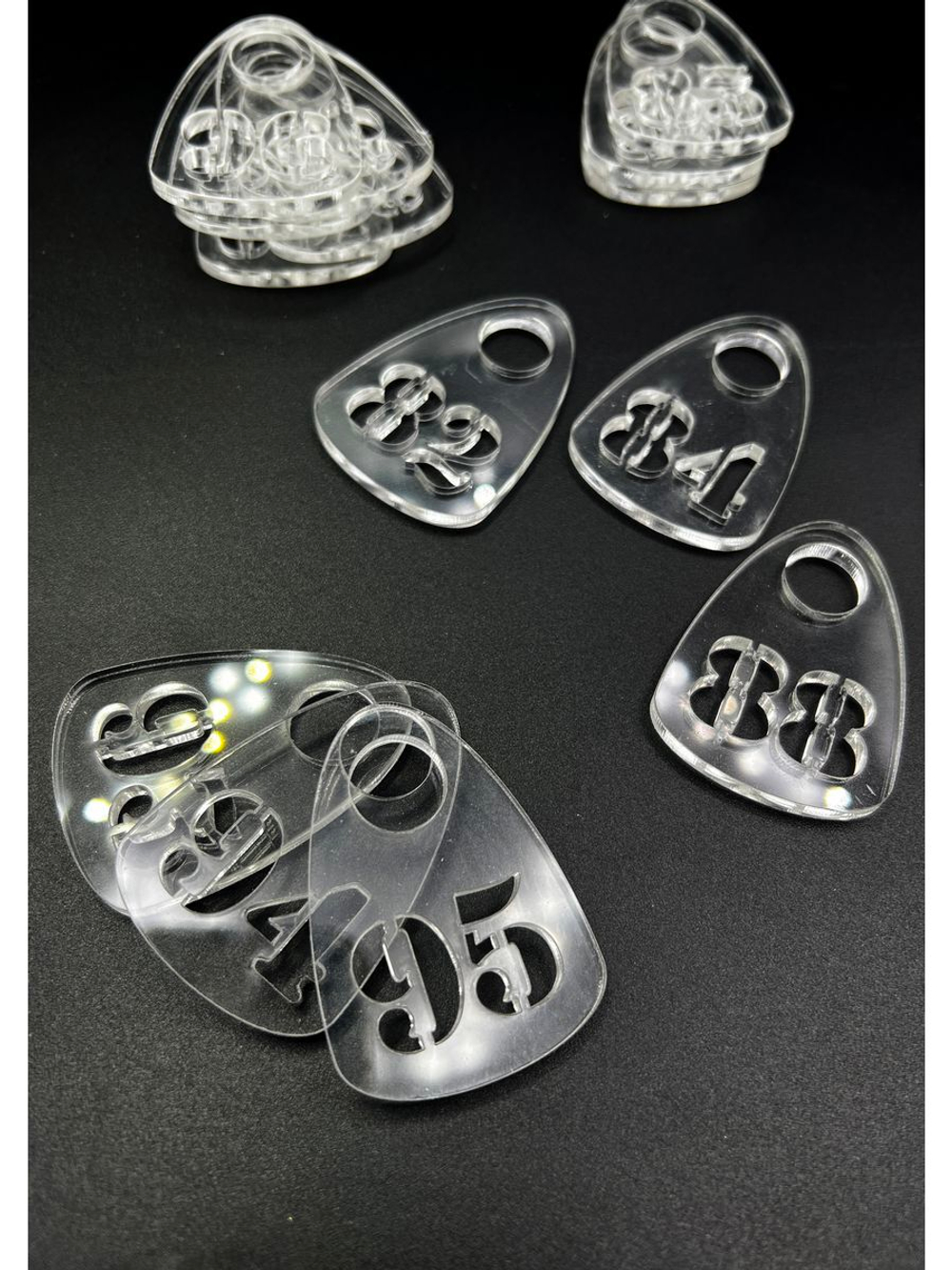 Номерки для гардероба прорезные 201-300