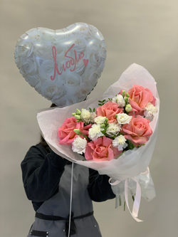 Букет цветов Признание + нежный шар Люблю