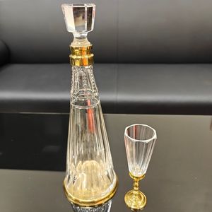 Графины и штофы со стопками