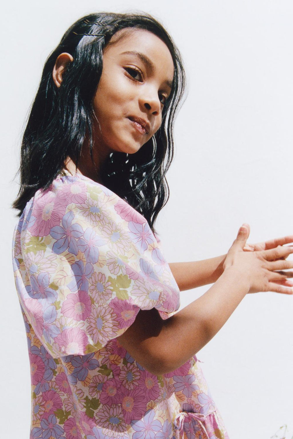 ZARA ПЛАТЬЕ ИЗ ПОПЛИНА С ЦВЕТОЧНЫМ ПРИНТОМ И РУКАВАМИ-БУФ, РАЗНОЦВЕТНЫЙ