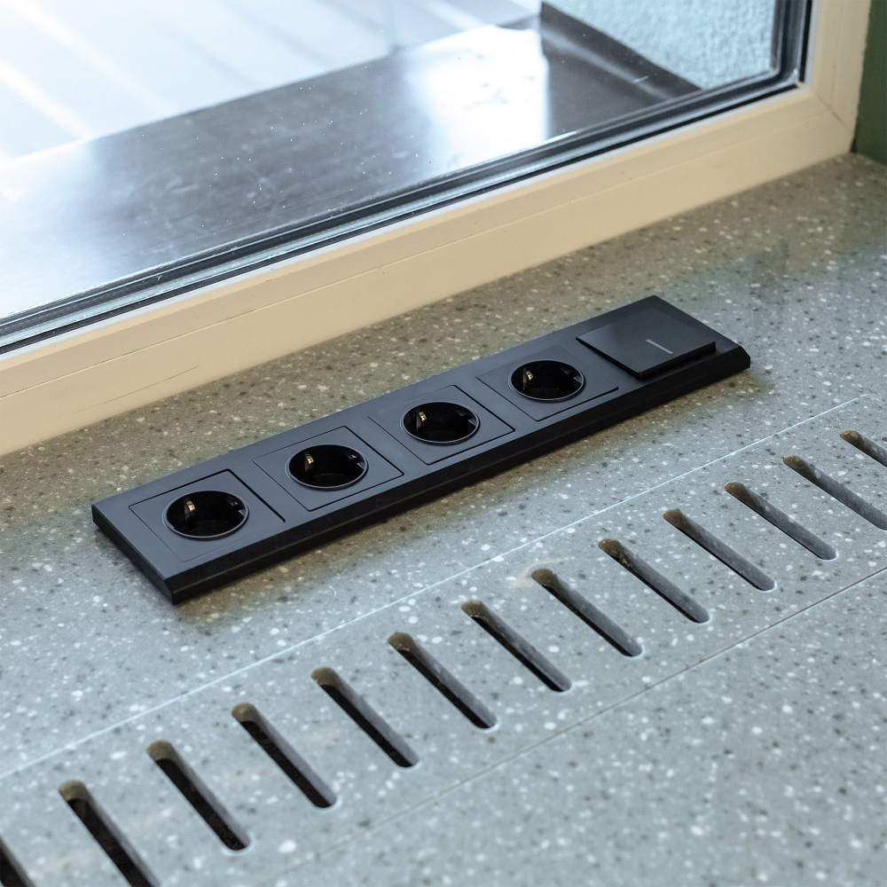 Выключатель одноклавишный проходной с подсветкой (черный матовый)