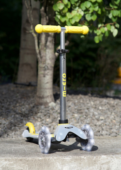 Самокат Mini Micro Deluxe Flux LED неоновый желтый