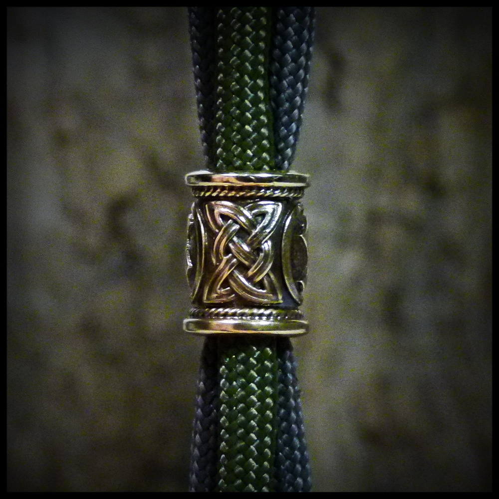 Бусина "Старший Футарк. Руна Соулу" (малая) для темляков или браслетов