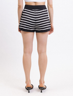 Шорты в полоску