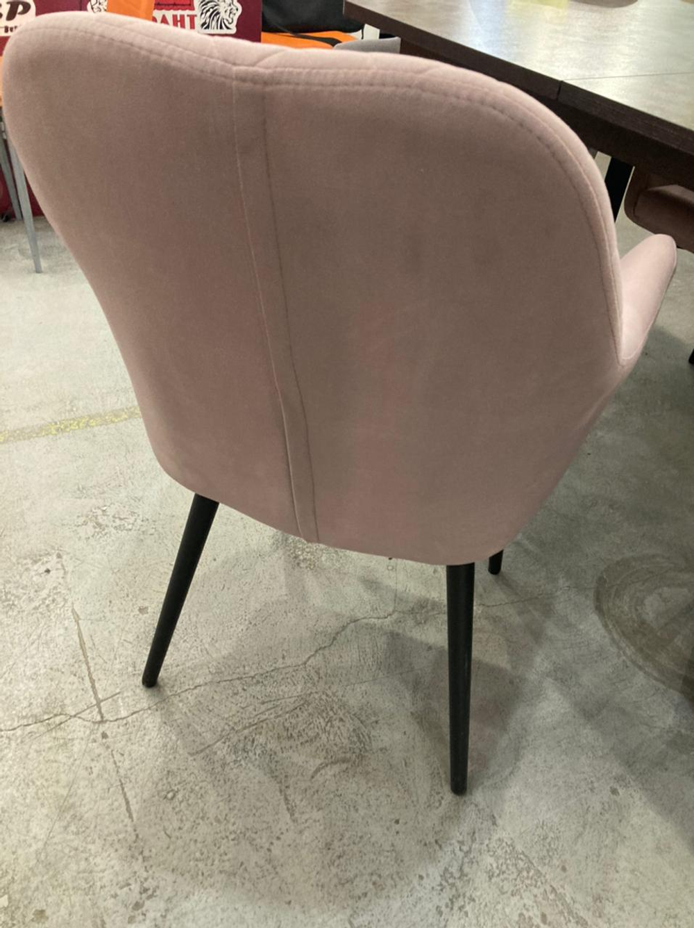 Стул Сиэтл каркас черный основание велюр дымчато-розовый