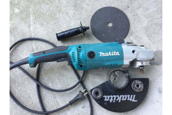 Угловая шлифмашина Makita GA 9020