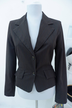 Жакет сдержанный 40 размер