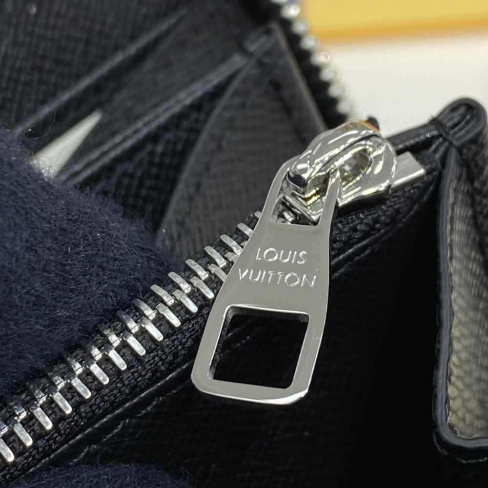 Louis Vuitton Zippy Wallet