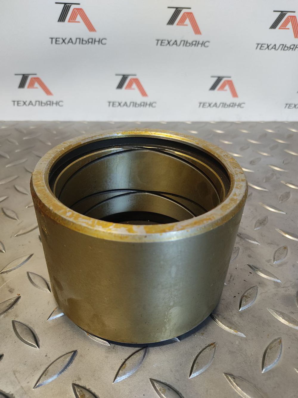 Втулка 195-61-41140