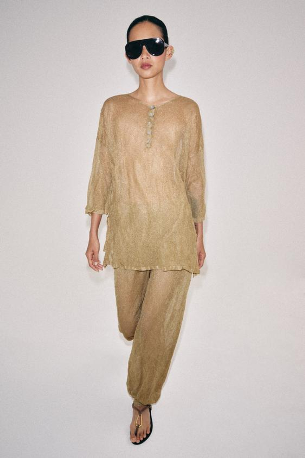 ZARA ТОНКИЙ ТРИКОТАЖНЫЙ ДЖЕМПЕР, ЗОЛОТИСТЫЙ