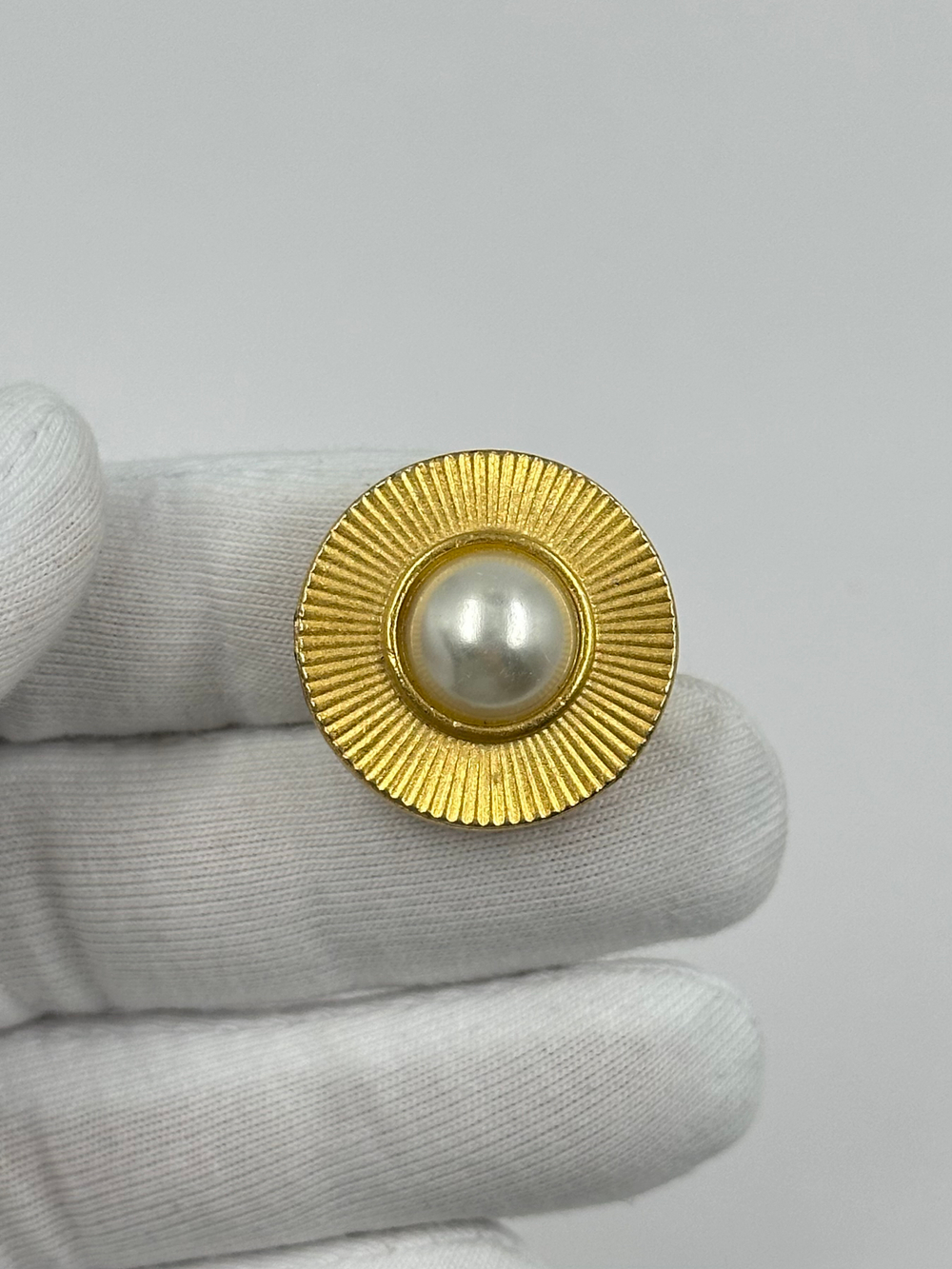 Накладка на пуговицу с «жемчугом»