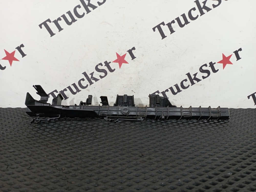 Направляющая стекла двери левой