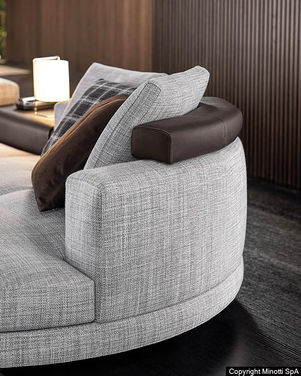 Connery sofa by Minotti Set 2