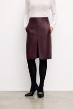 Skirt raspberry color