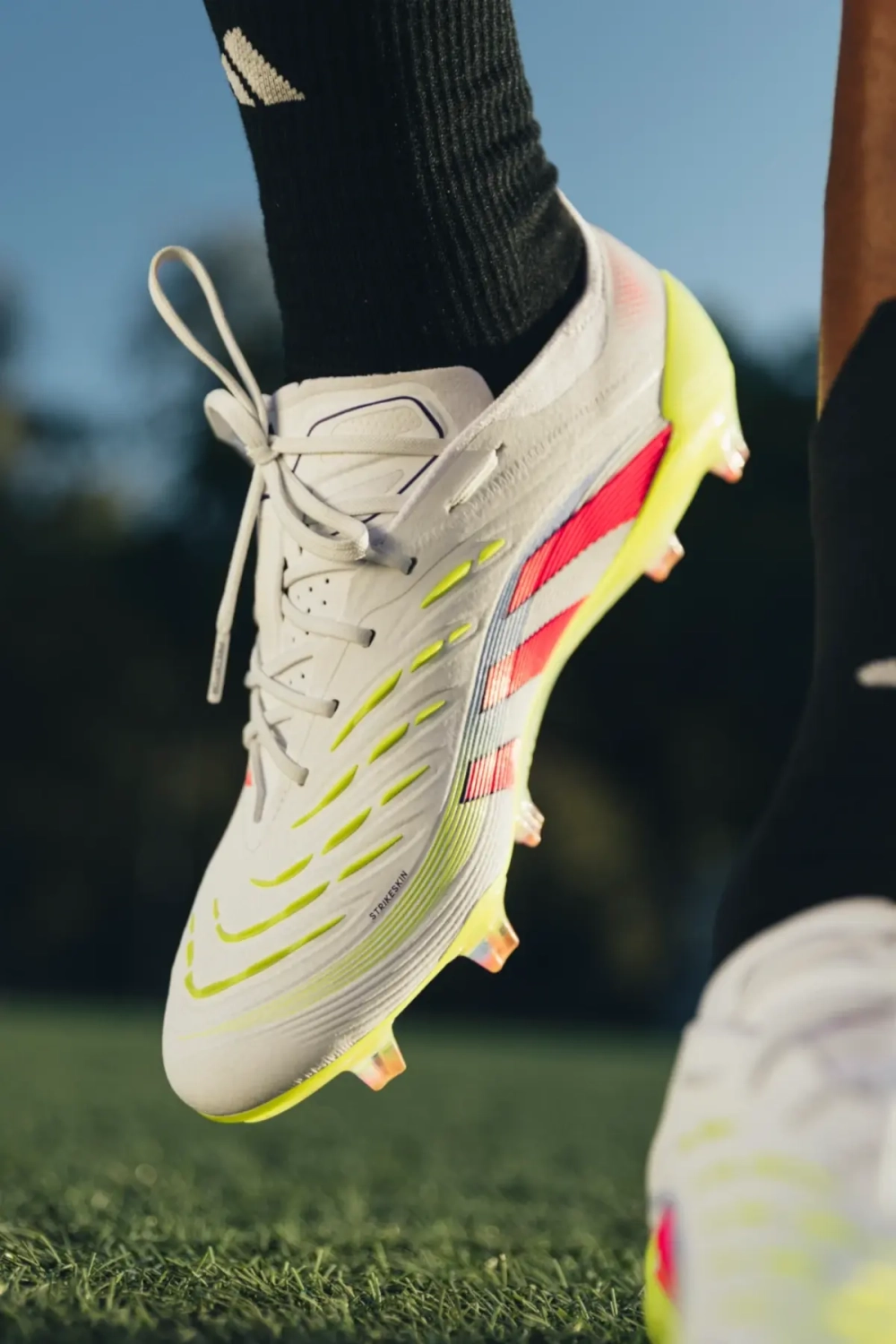 Бутсы adidas Predator Elite FG - белый