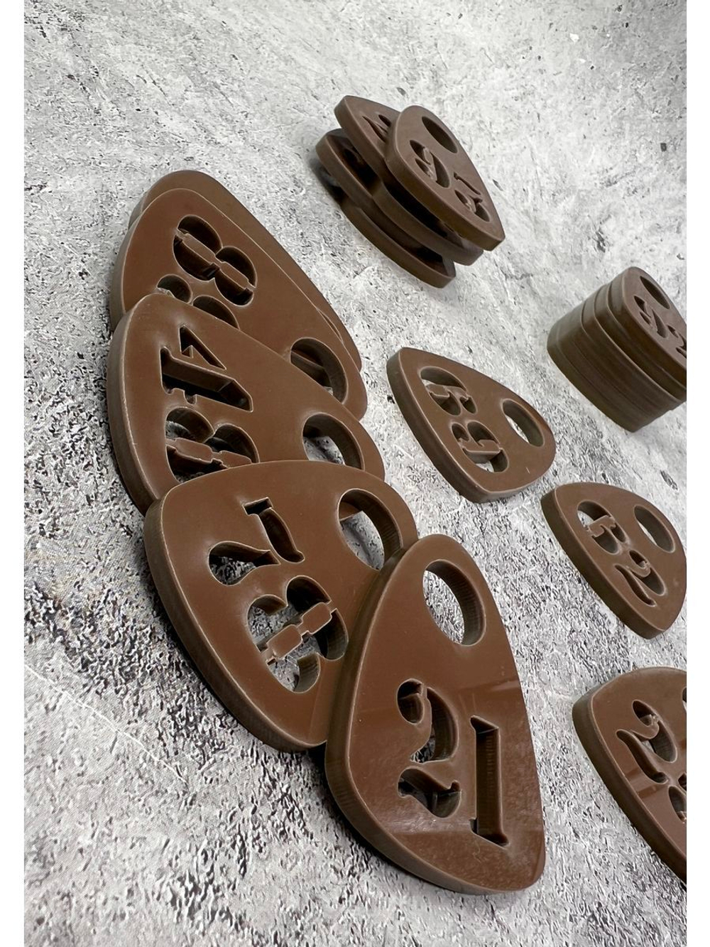 Номерки для гардероба прорезные