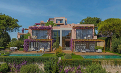 ЖК "DAP CESME" Турция, Чешме. Dap Cesme — элитный жилой комплекс в Турции. Из домов откроются виды на Эгейское море. Архитектура проекта напоминает застройку прибрежных кварталов Монако