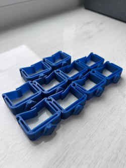 Пластиковый зажим ED44P10 для фиксации в шкафу кабеля (3шт упаковка) диам. до 28.5мм (крепится на DIN-рейку)